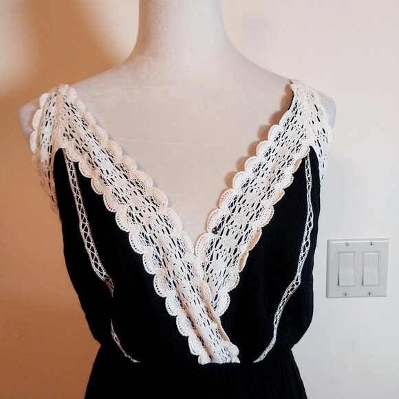 RE-NAMED BACK OUT  EMBrOiDERY LACE TRIM SIZE S BLACK MAXI DRESS - Picture 2 of 13